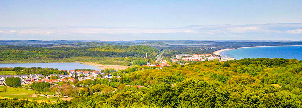 Oben angekommen genießt man den wohl schönsten Rundblick auf die Insel Rügen